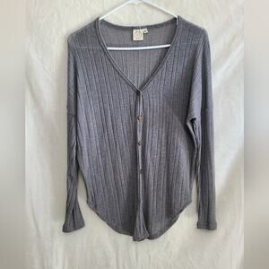 Live In The Moment Women's Gray V Neck Sweater Size S